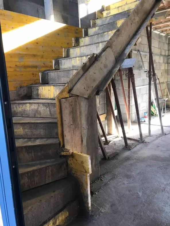 escalier beton domagne